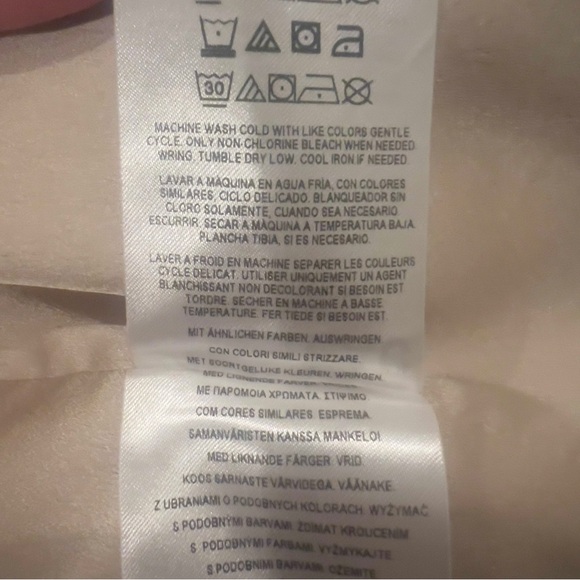 Guess by Marciano ivory blouse size Medium - Picture 4 of 5